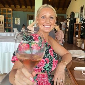 Meet your Posher, Carrie